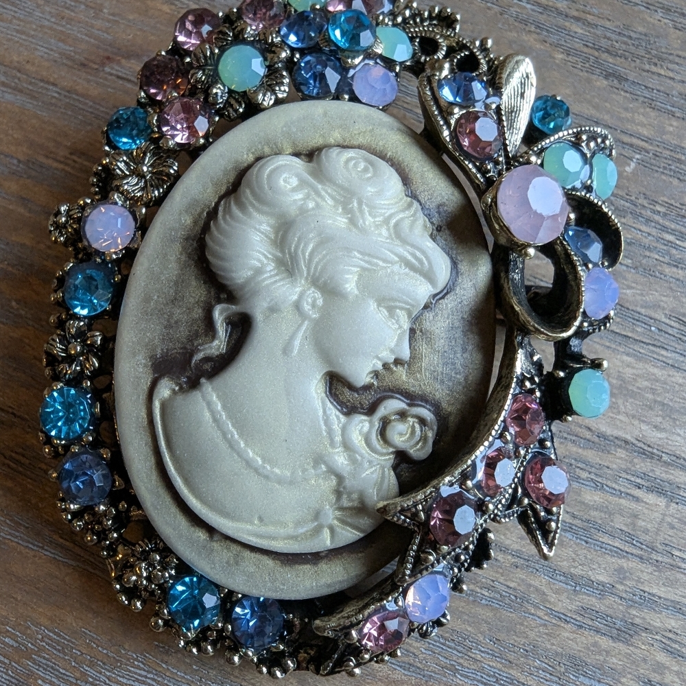 Exquisite Bejewelled Cameo Brooch